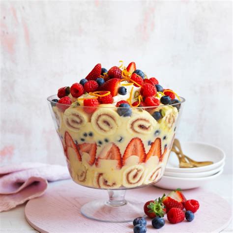 easy-custard-berry-trifle-recipe-myfoodbook image