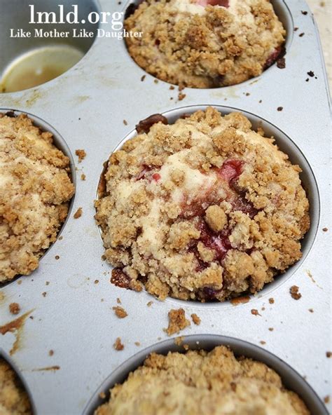 bakery-style-strawberry-muffins-like-mother-like image