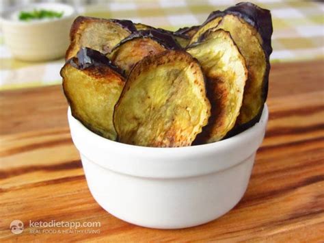low-carb-rosemary-garlic-eggplant-chips-ketodiet image