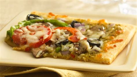 pesto-veggie-pizza-recipe-pillsburycom image