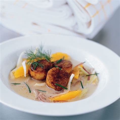 kahans-seared-sea-scallops-with-fennel-broth-and-orange image
