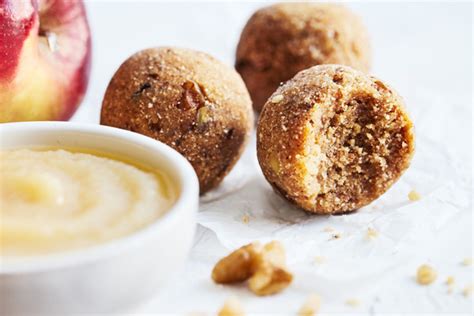 apple-blondies-with-walnuts-recipe-bodi image