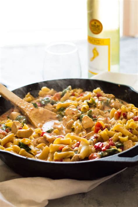 one-pot-chicken-florentine-pasta-countryside-cravings image