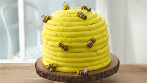 honey-lemon-beehive-cake image