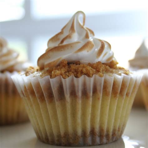 best-lime-curd-cupcakes-recipe-how-to-make-key image