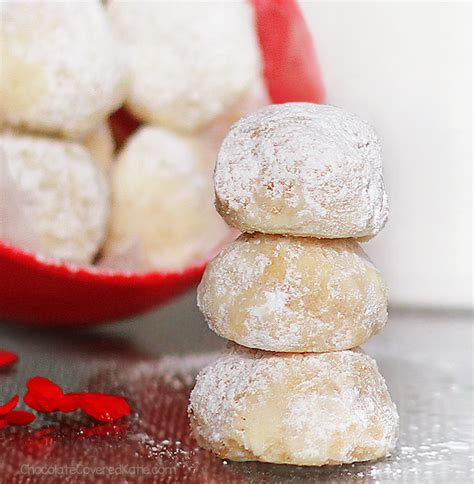 snowball-cookies-that-melt-in-your-mouth image