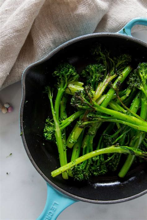charred-broccolini-with-tahini-yogurt-spread-le-petit image