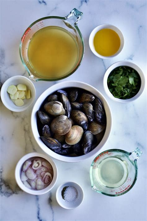 steamed-mussels-and-clams-recipe-with-wine-and image