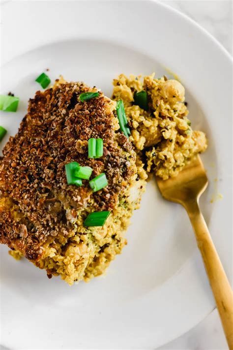 cheesy-chickpea-quinoa-broccoli-casserole-vegan image