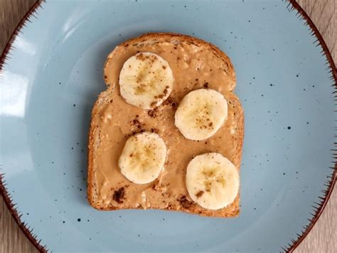peanut-butter-and-banana-toast-recipe-and-nutrition image
