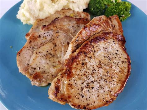 perfect-pan-seared-pork-loin-steaks-hint-of-healthy image