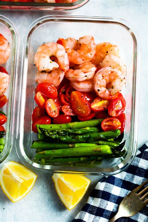 shrimp-with-cherry-tomatoes-and-asparagus-primavera image