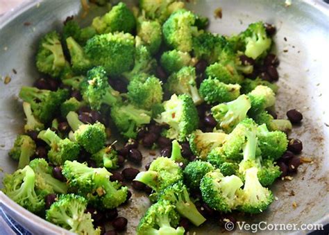 broccoli-and-black-beans-stir-fry-recipe-eggless image