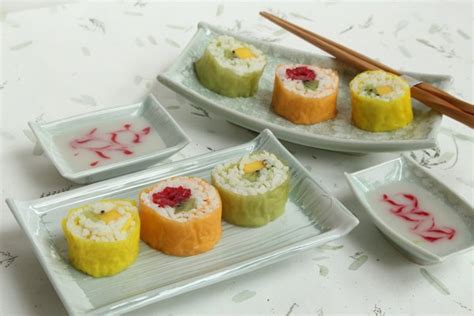 learn-how-to-make-amazing-dessert-sushi-shanis image