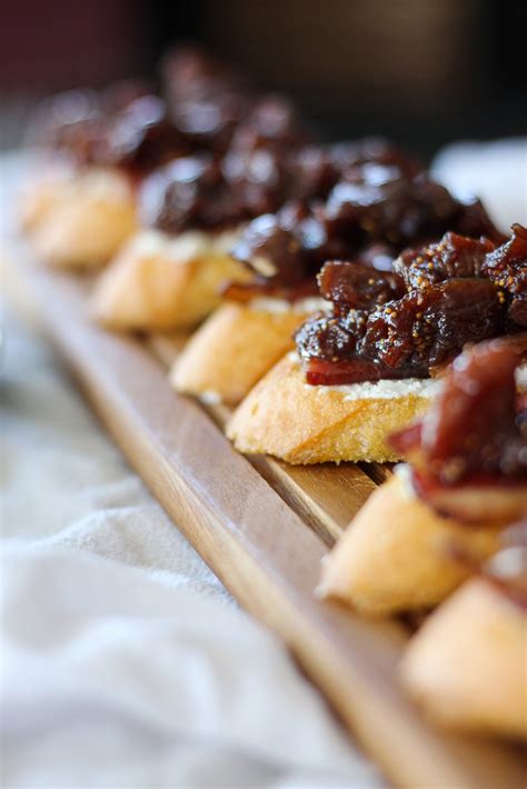 fig-and-goat-cheese-crostini-fork-in-the-kitchen image