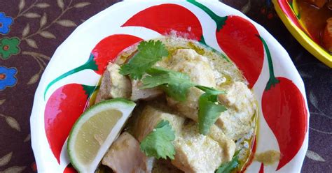 green-thai-curry-chicken-with-coconut-milk image