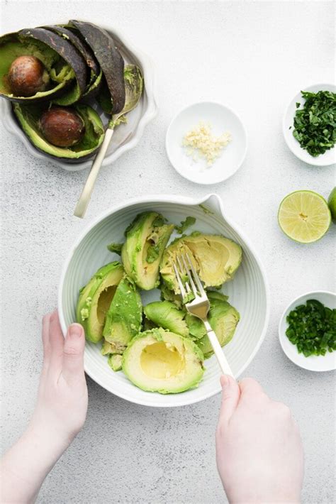 best-homemade-guacamole-in-10-minutes-fit-foodie image