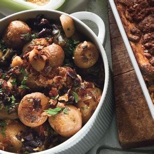 roasted-new-potatoes-with-red-onion-garlic-and-pancetta image