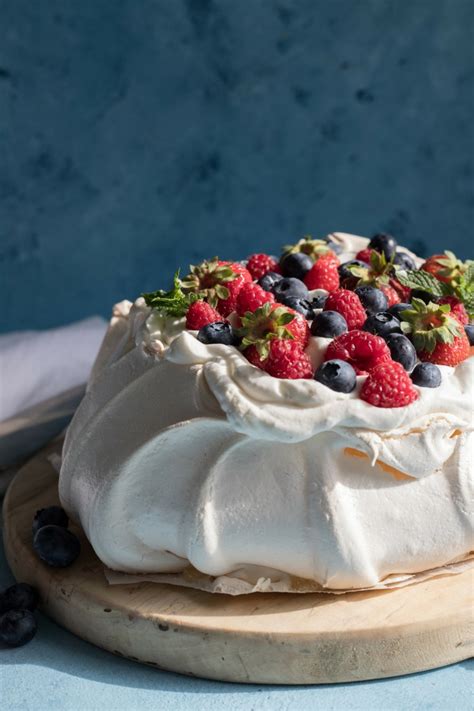 the-best-pavlova-recipe-ever-the-home-cooks-kitchen image