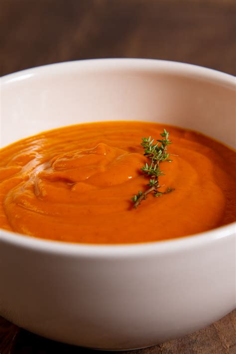 roasted-tomato-and-garlic-soup-thinlyspreadcouk image