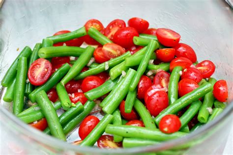 green-bean-and-cherry-tomato-salad-smitten-kitchen image