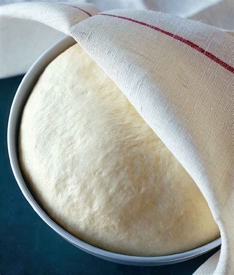semolina-pizza-dough-leites-culinaria image