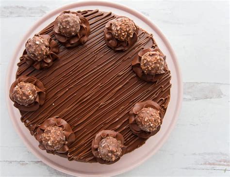 nutella-cheesecake-with-hazelnut-chocolates-sense image