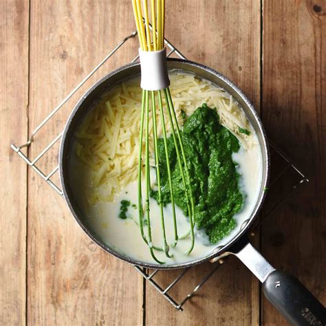 creamy-spinach-mac-and-cheese-healthy-everyday image