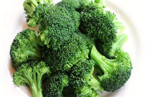 steamed-broccoli-with-a-simple-lime-dressing image