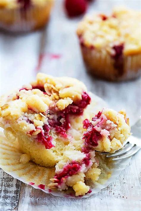 raspberry-crumb-muffins-creme-de-la-crumb image