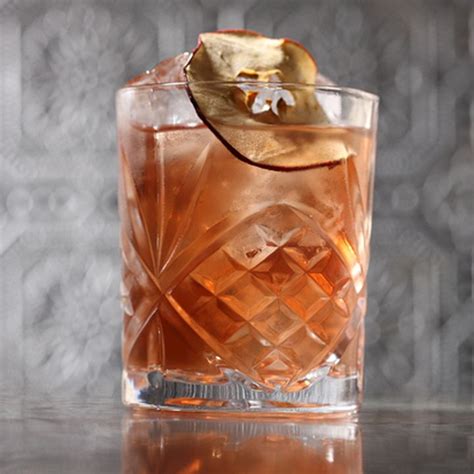 autumn-cocktail-recipe-liquorcom image