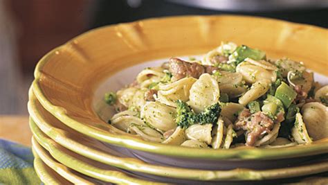 orecchiette-with-broccoli-italian-sausage-finecooking image