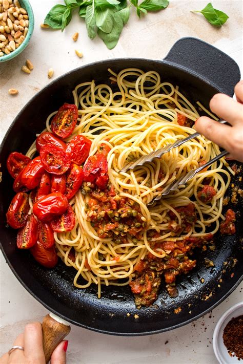 roasted-tomato-and-basil-pasta-lazy-cat-kitchen image