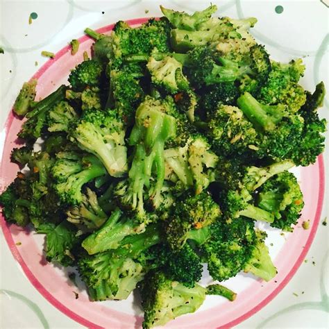 roasted-lemon-pepper-broccoli-further-food image