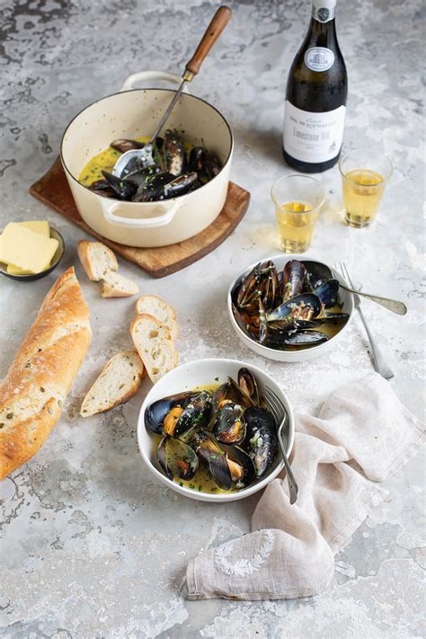 mussels-with-white-wine-garlic-cream-recipe-drizzle image