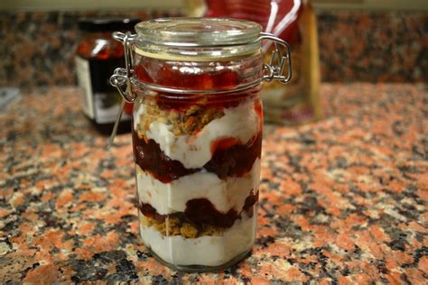 15-mason-jar-breakfasts-you-can-take-on-the-go image