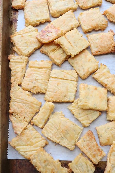 low-carb-cheese-crackers-recipe-keto-friendly image