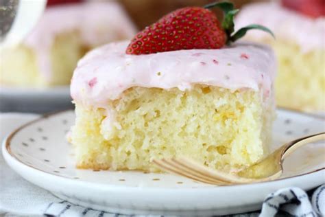 strawberry-champagne-cake-recipe-food-fanatic image