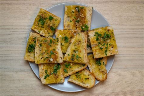 vegan-garlic-bread-without-butter-recipe-no-frills image