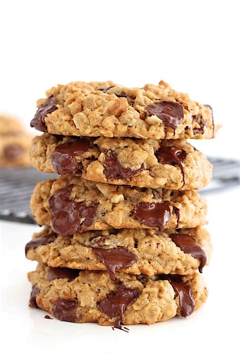 flourless-oatmeal-chocolate-chip-cookies-the image