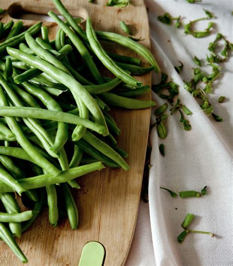 sauted-green-beans-with-garlic-ginger-and-sesame image