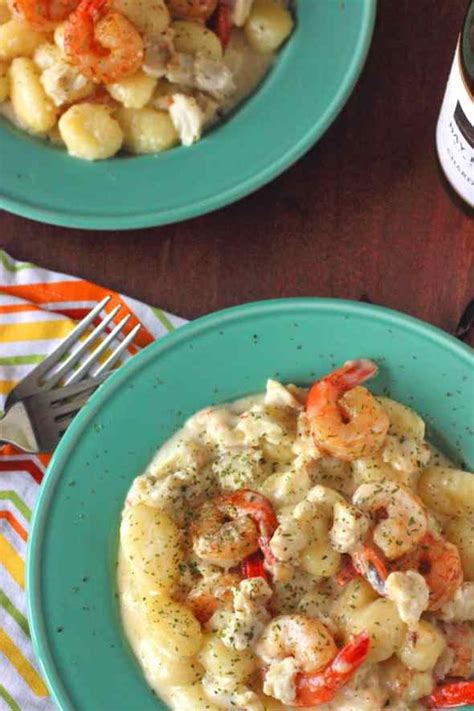 seafood-gnocchi-with-white-wine-sauce-brown image