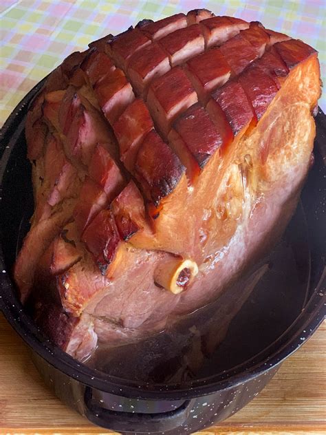 baked-ham-great-grandmothers-recipe-cooking image
