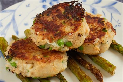 minted-salmon-and-pea-fishcakes-the-delicious image