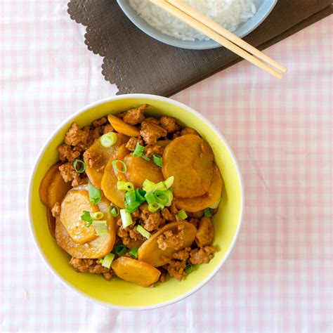 moms-chinese-potato-and-minced-pork-stew-foodie image