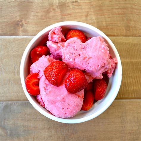 easy-strawberry-frozen-yogurt-only-5-ingredients image
