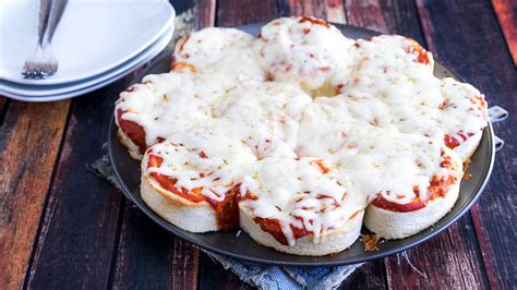pull-apart-pizza-rolls-recipe-pillsburycom image
