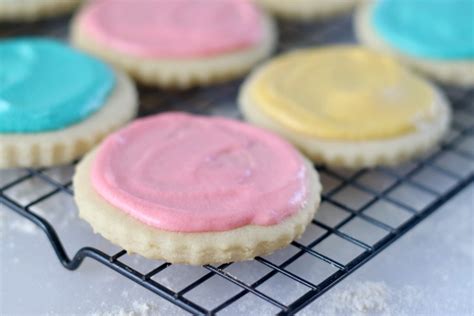 bakery-style-sugar-cookie-recipe-video image