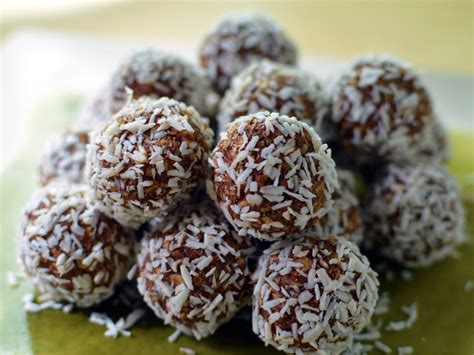 recipe-no-bake-swedish-chocolate-balls-chokladbollar image