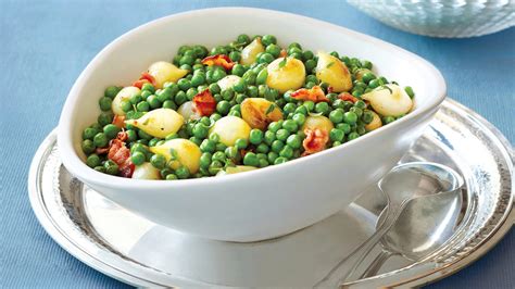 braised-pearl-onions-with-peas-bacon-sobeys-inc image